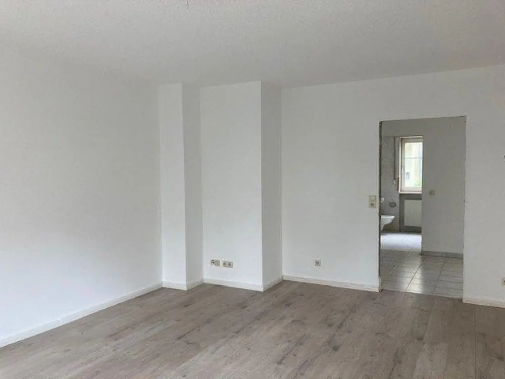 Top three-room apartment on the ground floor with terrace in Panitzsch