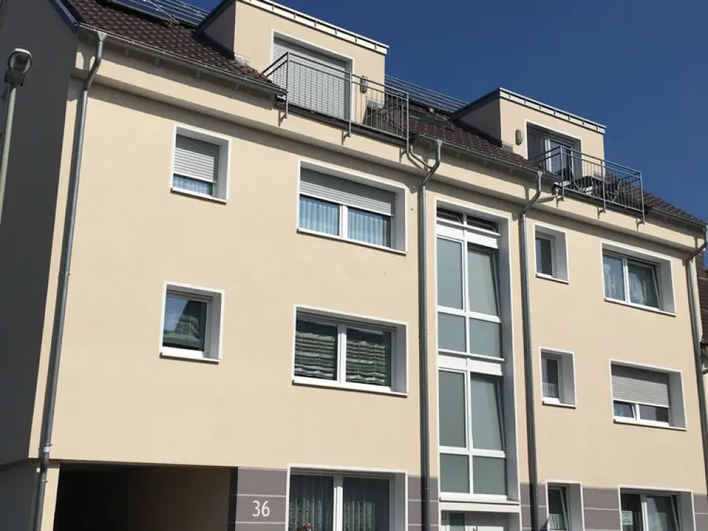 Bright 3-Room Apartment with Elevator