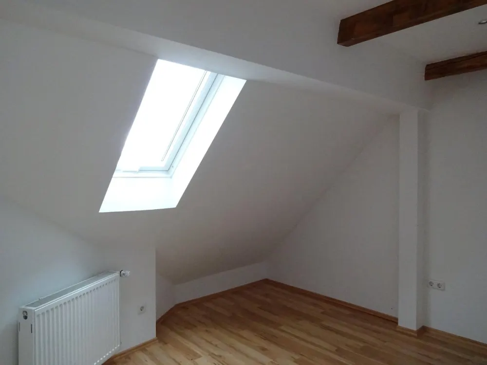 Beautiful, bright 3-room apartment with kitchen, attic, great view, close to S-Bahn