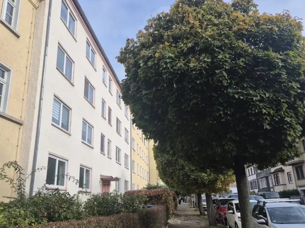 First Occupancy After Renovation | Bright 3-Room Apartment with Garden & Parking Space | Quiet and Central