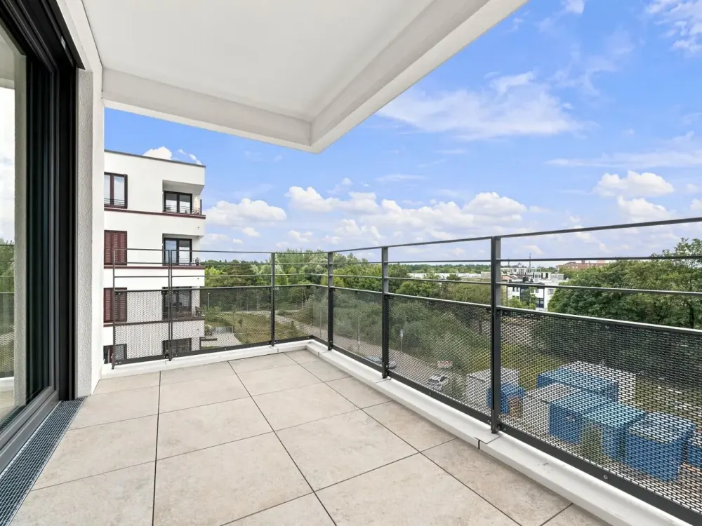 4-Room Apartment with Fitted Kitchen, Parking Space and High-Quality Features