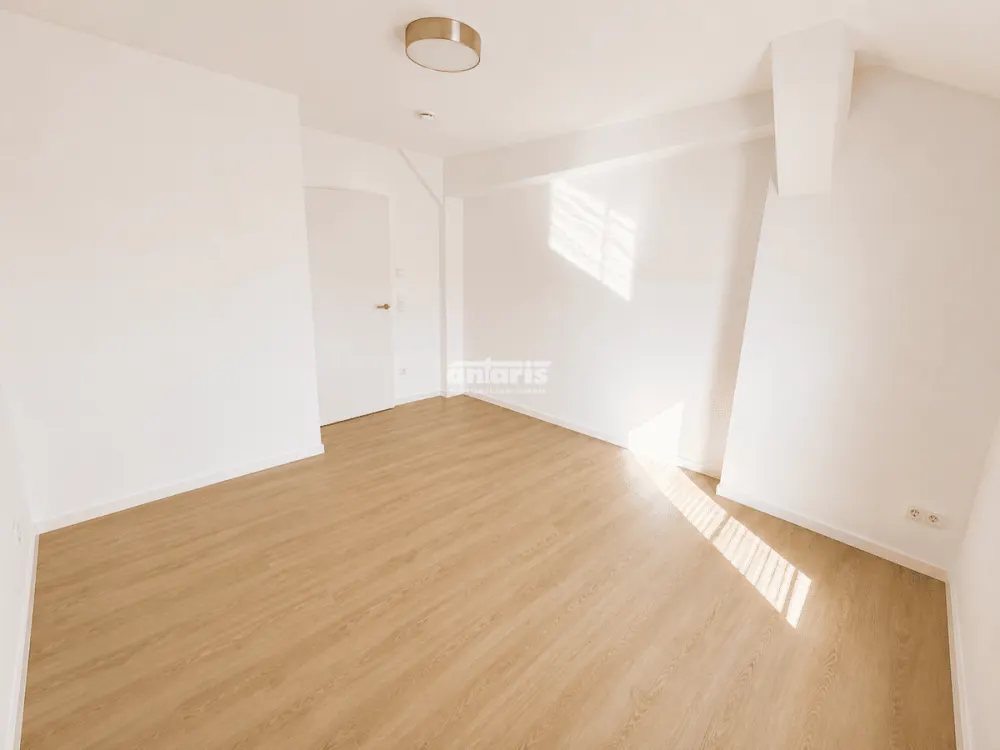 antaris Immobilien GmbH ** Altstadtflair trifft Wohnkomfort - 4 Räume im Herzen Erfurts! **