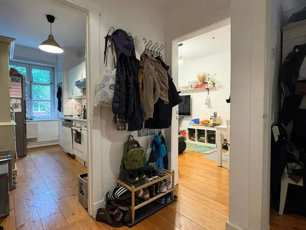 Charming 2.5-Room Apartment with Balcony near the City Park