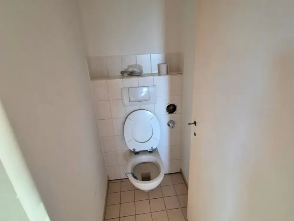 Sunlit 3.5-Room Apartment in Fürth with Great View. From Private Owner