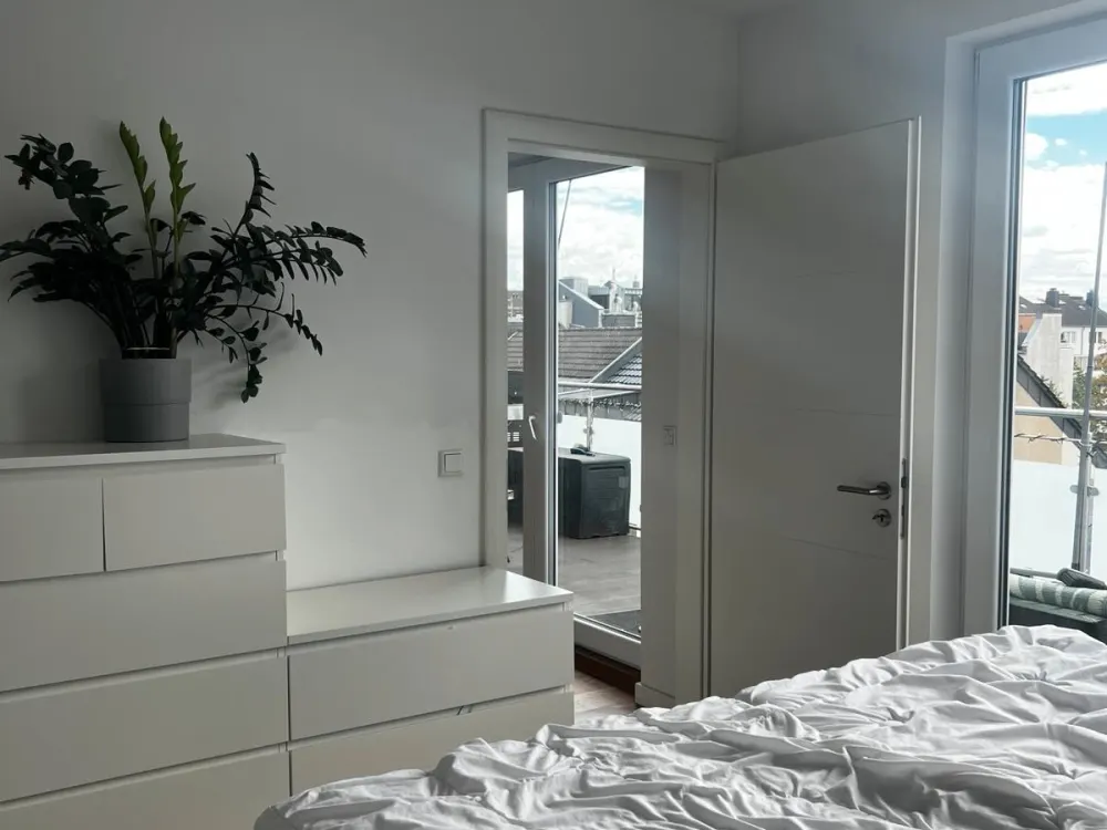 Beautiful 3-Room Apartment with Large Balcony in Little Tokyo
