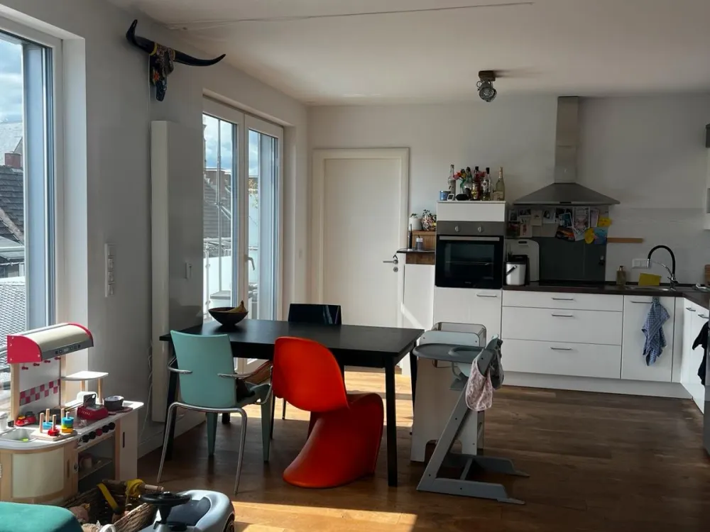 Beautiful 3-Room Apartment with Large Balcony in Little Tokyo