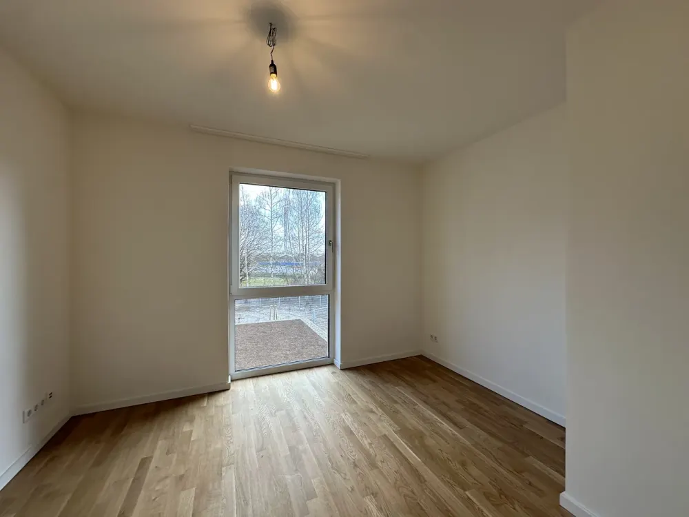 KfW 40 New-Build Apartment with Fitted Kitchen, South Balcony, Real Wood Parquet, Elevator, Underground Parking