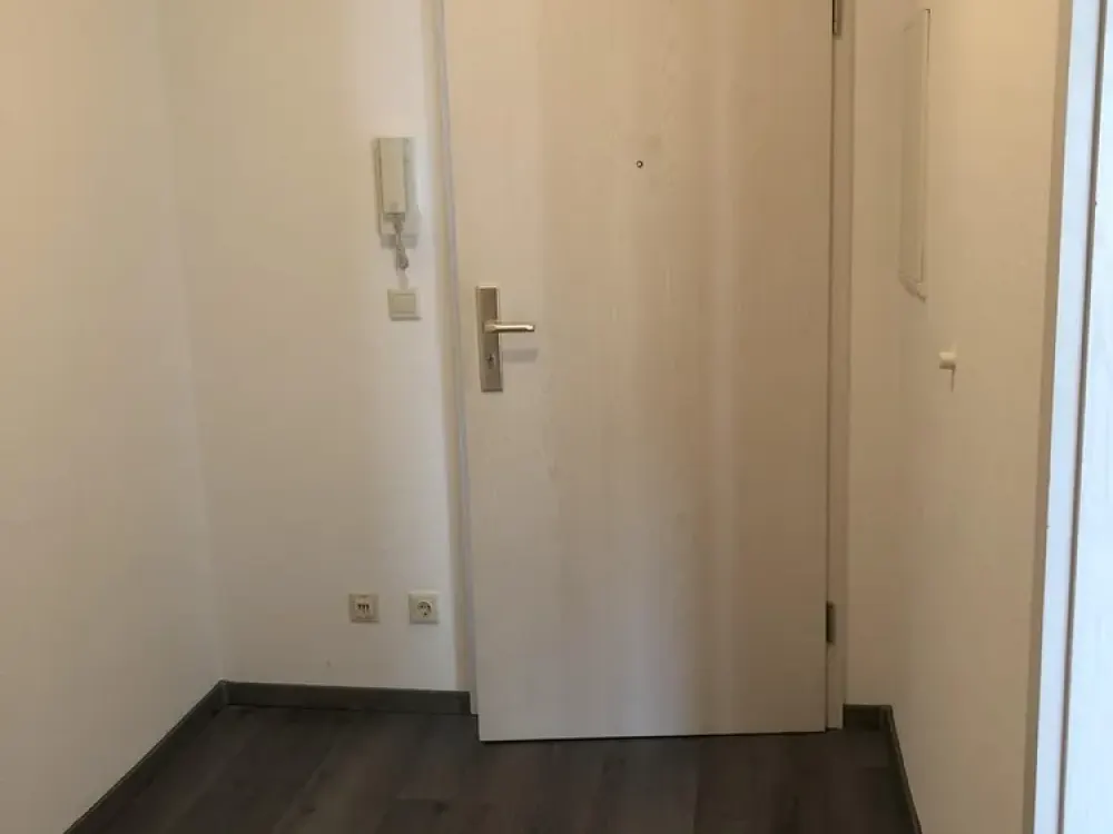 Beautiful 1-Room Apartment with Balcony and Built-in Kitchen - Commission-Free - Excellent Transport Connections