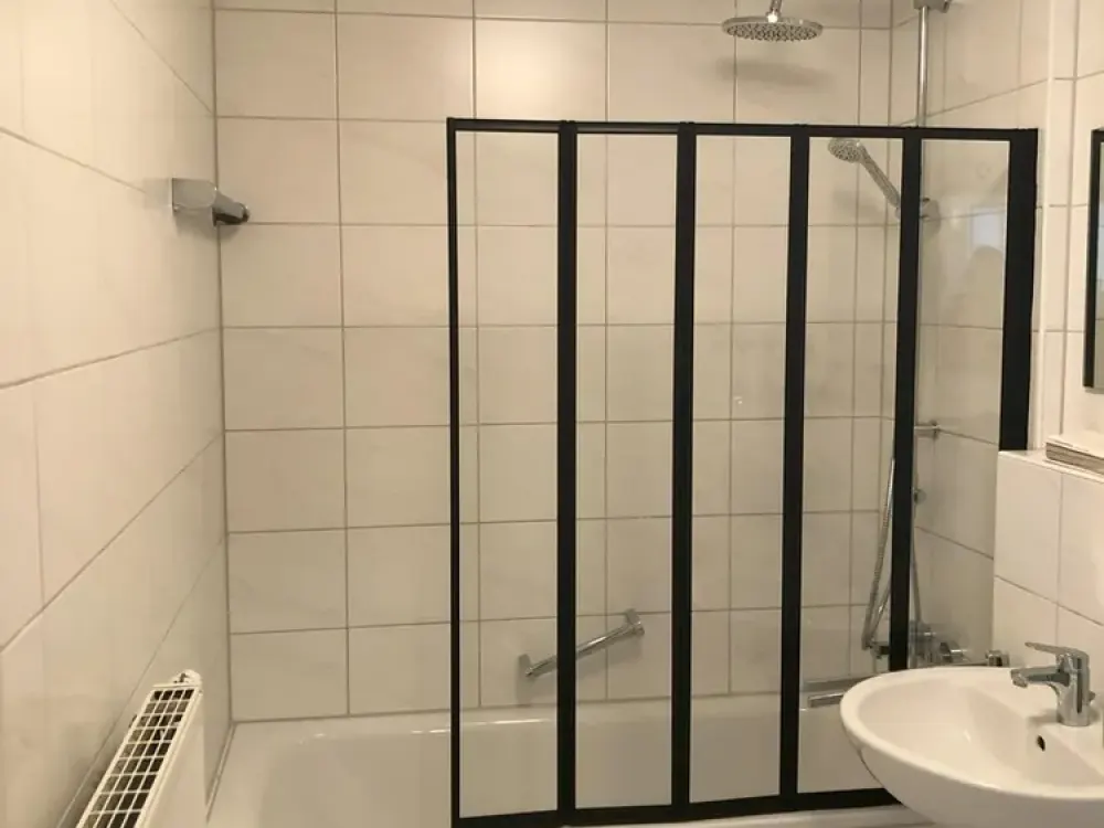 Beautiful 1-Room Apartment with Balcony and Built-in Kitchen - Commission-Free - Excellent Transport Connections