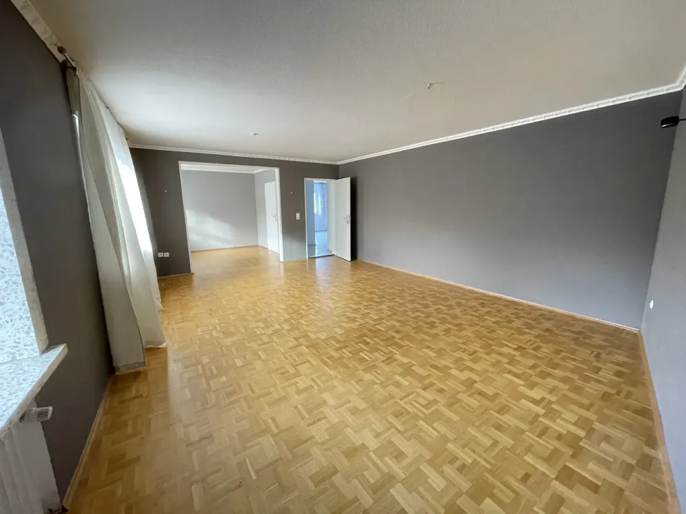 Very spacious, renovated 6-room maisonette with terrace, garden, PV system - Eggenstein!