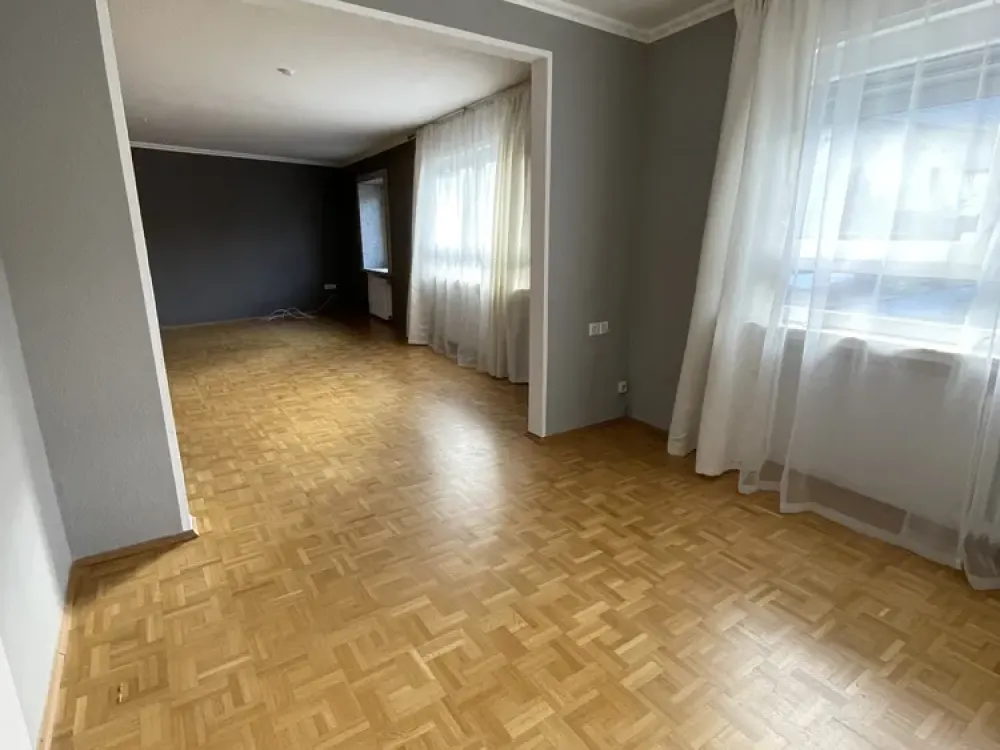 Very spacious, renovated 6-room maisonette with terrace, garden, PV system - Eggenstein!