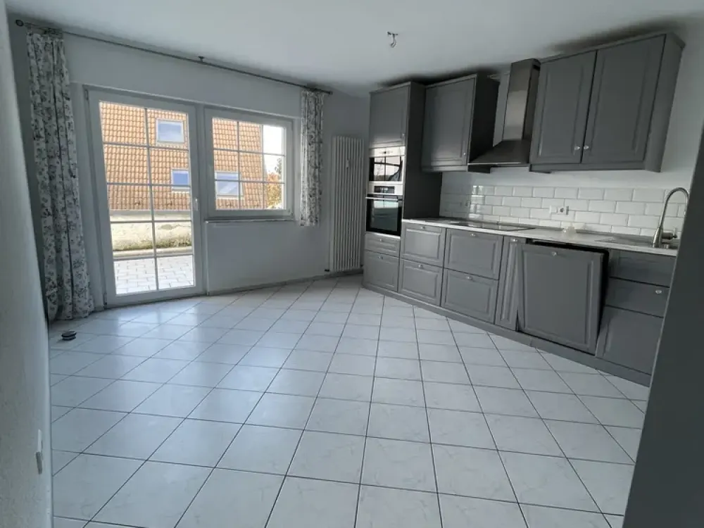 Very spacious, renovated 6-room maisonette with terrace, garden, PV system - Eggenstein!