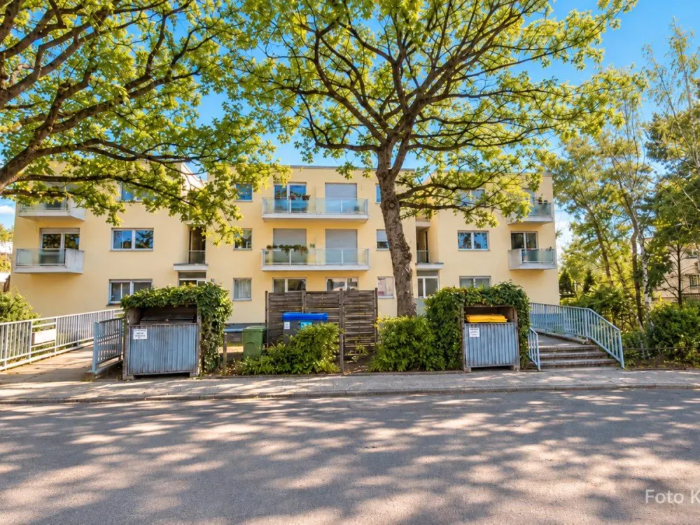 Spacious 1-Room Apartment with Built-In Kitchen, Saarbrücken Am Homburg
