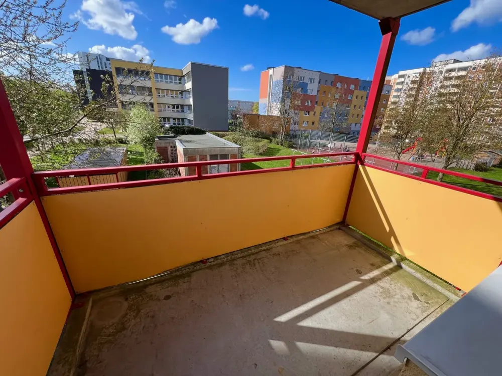 ***NUR FÜR SENIOREN*** Einbauküche, Duschbad, Balkon und Fahrstuhl...!!!