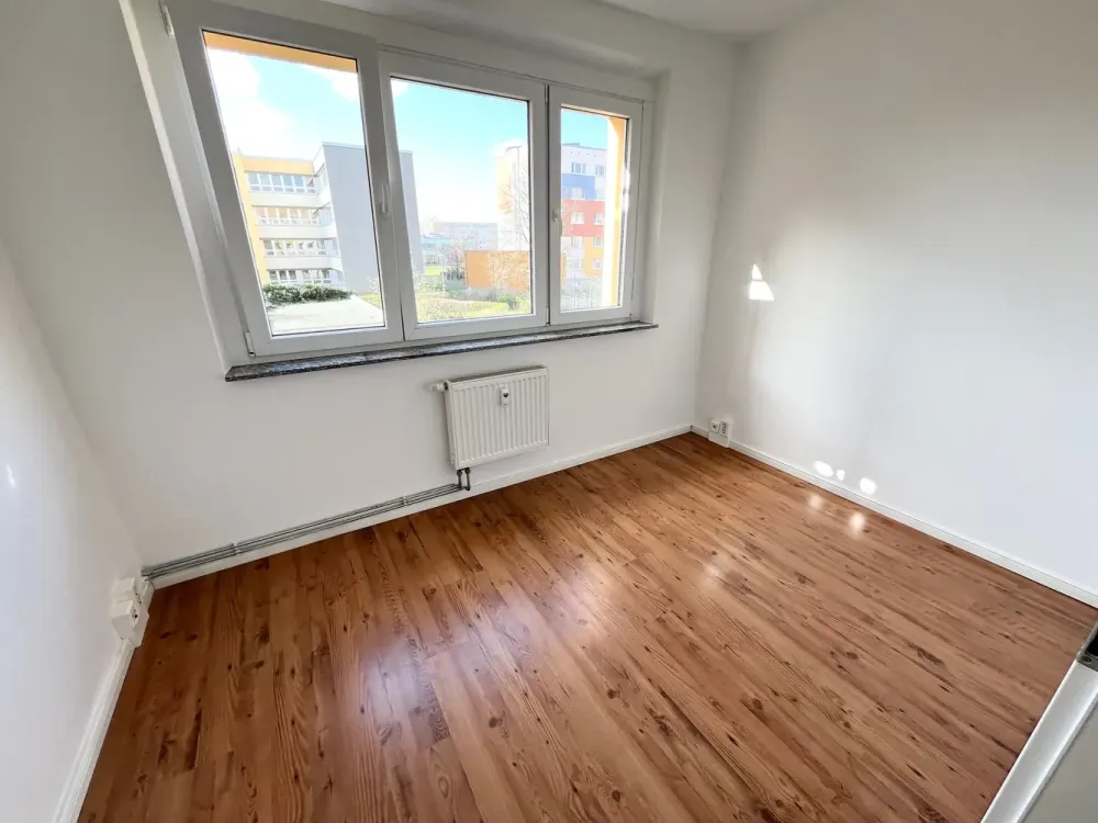 ***NUR FÜR SENIOREN*** Einbauküche, Duschbad, Balkon und Fahrstuhl...!!!