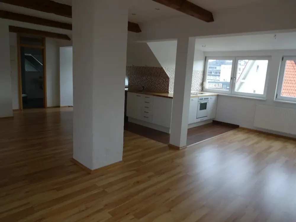 Beautiful, bright 3-room apartment, attic, great view, close to S-Bahn