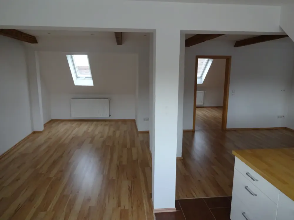 Beautiful, bright 3-room apartment, attic, great view, close to S-Bahn