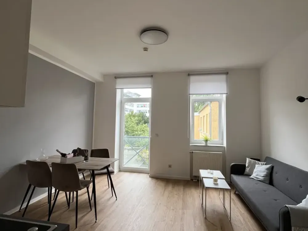 Vollmöblierte 2-Zimmer-Wohnung in der KTV