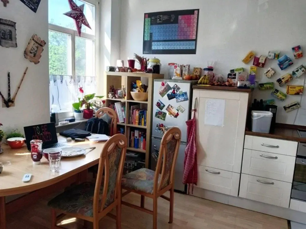 Großzügige möblierte 2-Zimmer-Wohnung im 2. Obergeschoss zur Miete