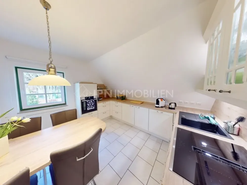 Simply Move In! Fully Furnished 3-Room Apartment in Idyllic Location