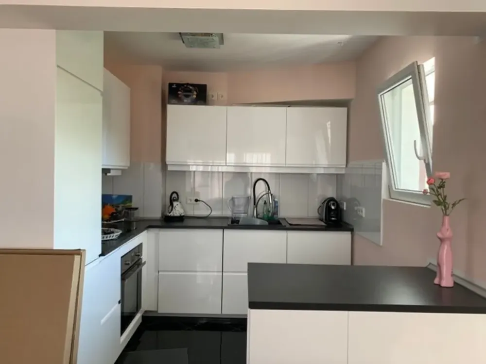 Spacious & Top 3-Room - 92 sqm SW Balcony 3rd Floor - Top Features, Open Kitchen