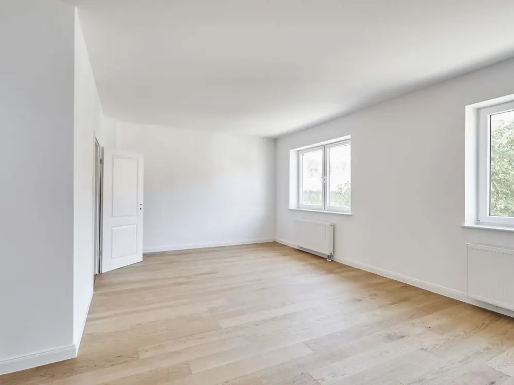 Renovated 4-Room Maisonette Apartment with Two Bathrooms with Windows and Balcony