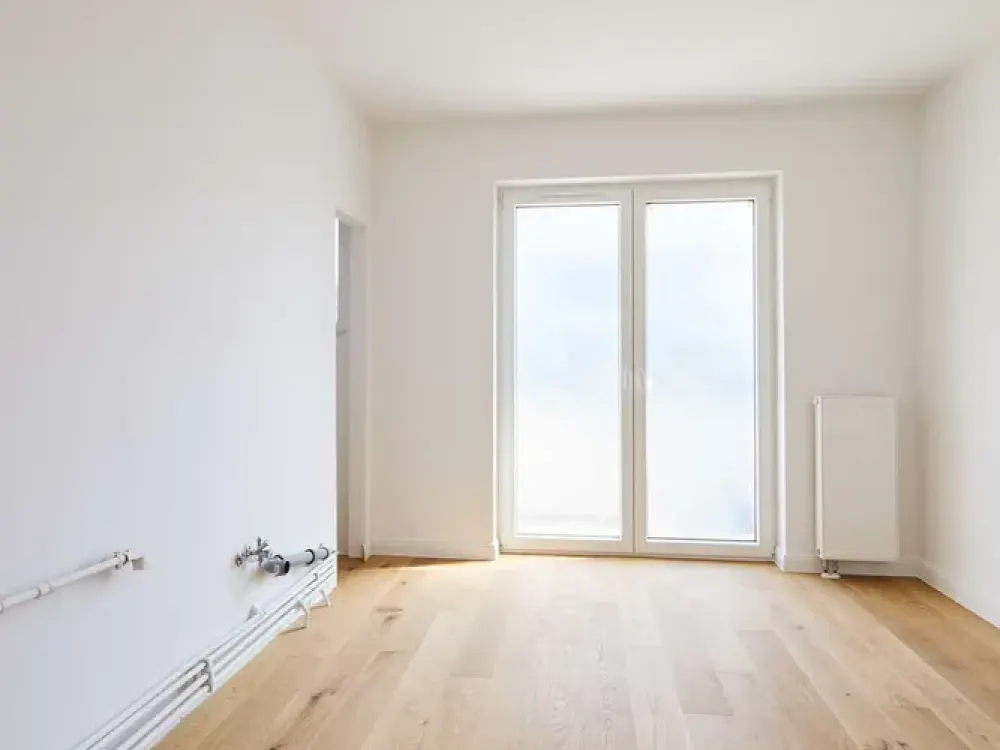 Renovated 4-Room Maisonette Apartment with Two Bathrooms with Windows and Balcony