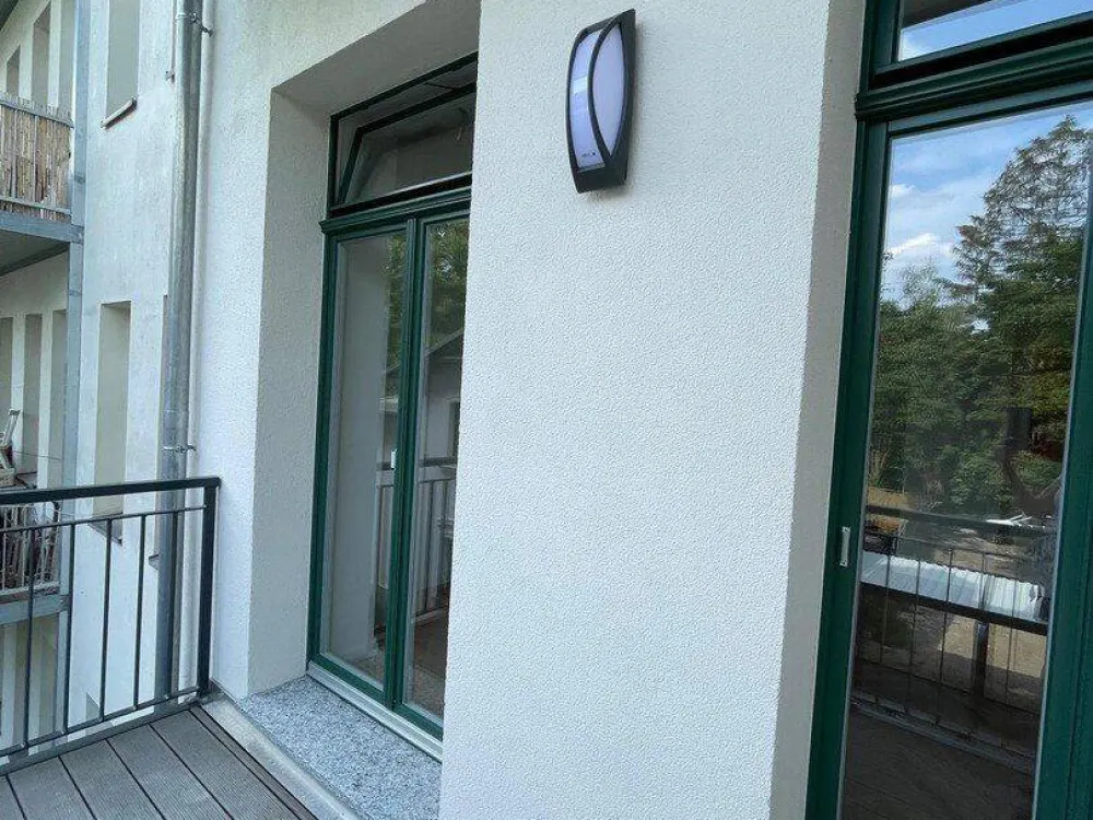 Newly Renovated 3-Room Apartment with Large Balcony