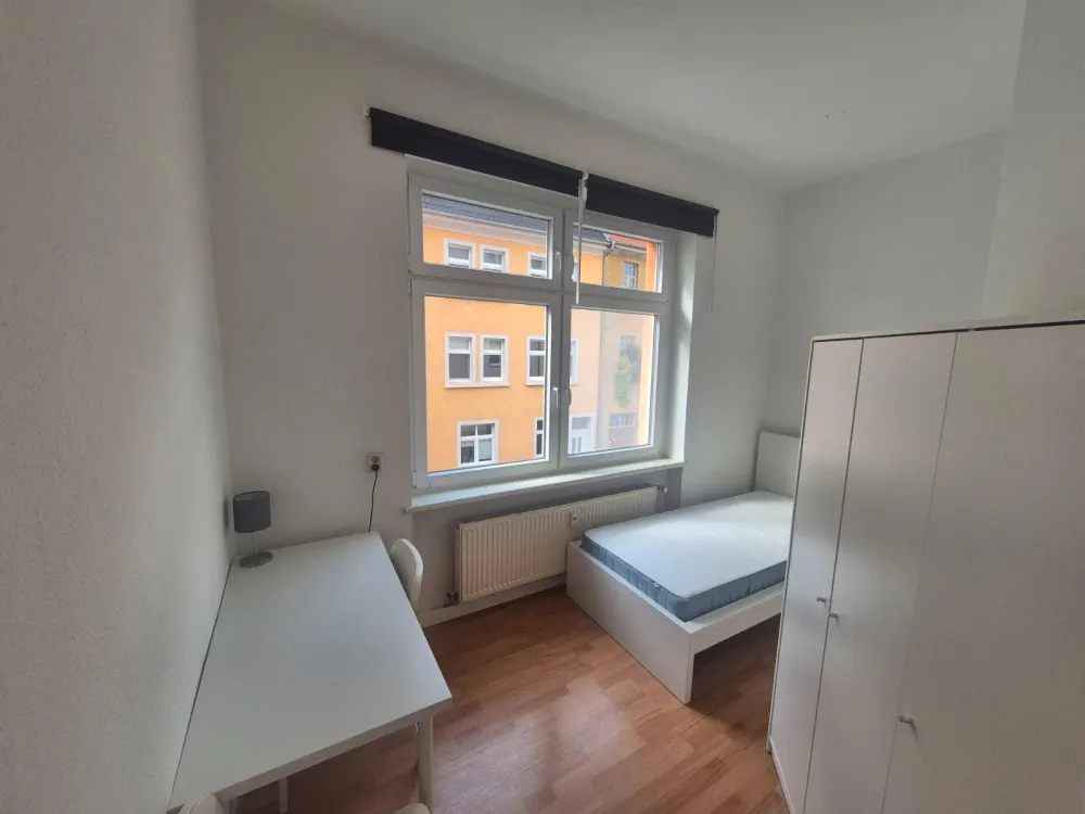 2-Raum-Wohnung im 1.OG mit Tageslichtbad und Abstellkammer