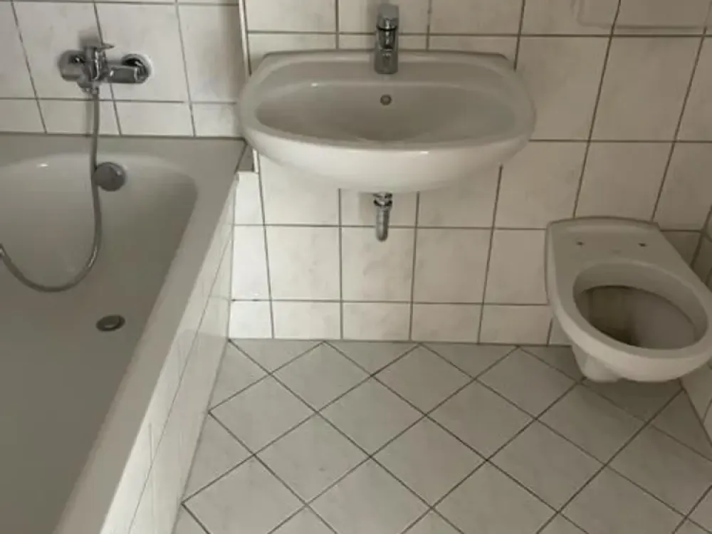 Renovated 2-Room Apartment on the 2nd Floor - Available Immediately
