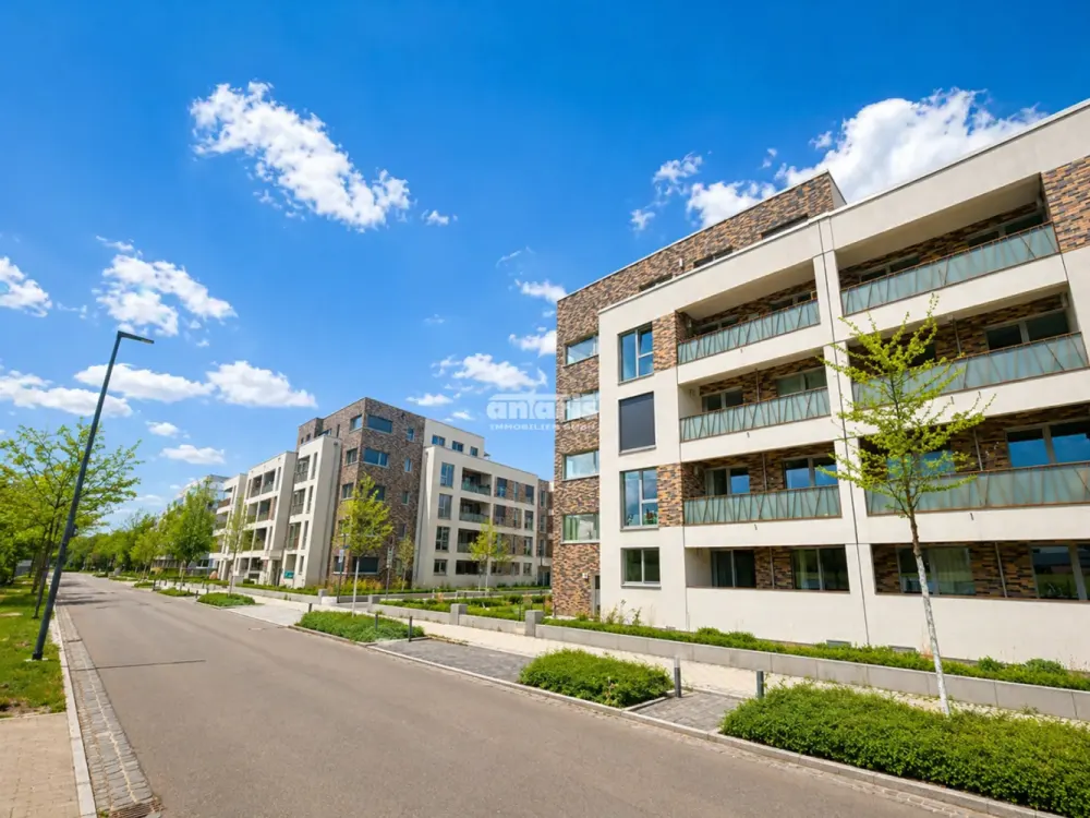antaris Immobilien GmbH ** Move in, settle down, feel good, this 4-room apartment convinces! **