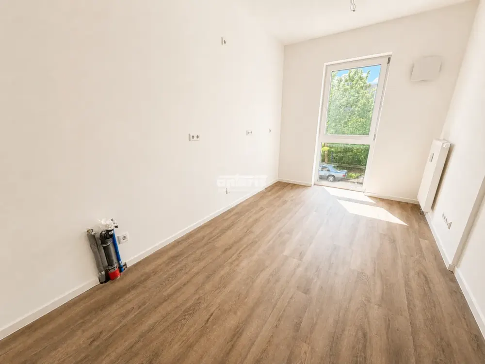 antaris Immobilien GmbH ** Move in, settle down, feel good, this 4-room apartment convinces! **