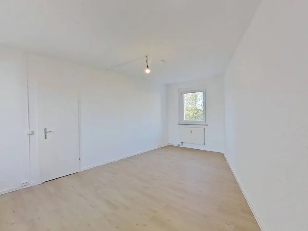 Modern 3-Room Apartment with Balcony Overlooking the Roofs of Rostock