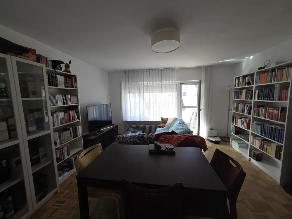 Geräumige 2 Zimmer Wohnung + grüner Südbalkon + TG-Stellplatz + voll möbliert