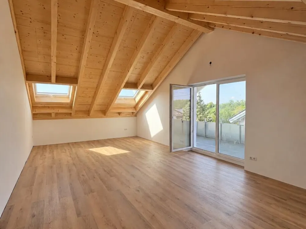 Stylish 3.5-Room Apartment in Buxheim with Kitchen and Large Balcony