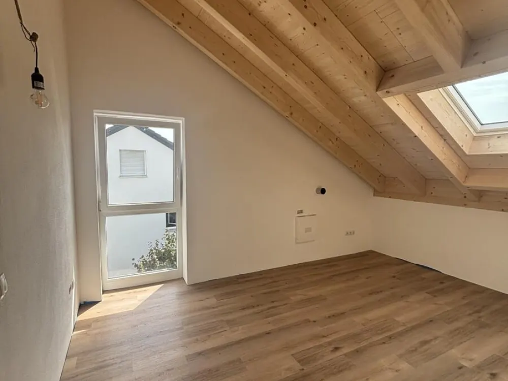 Stylish 3.5-Room Apartment in Buxheim with Kitchen and Large Balcony