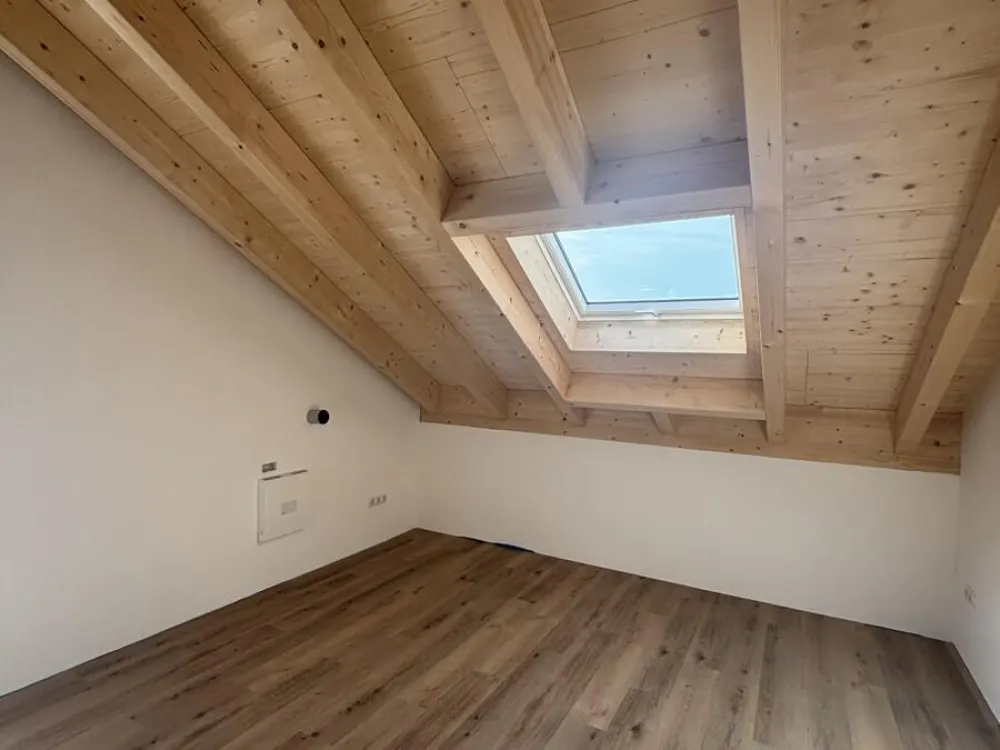 Stylish 3.5-Room Apartment in Buxheim with Kitchen and Large Balcony