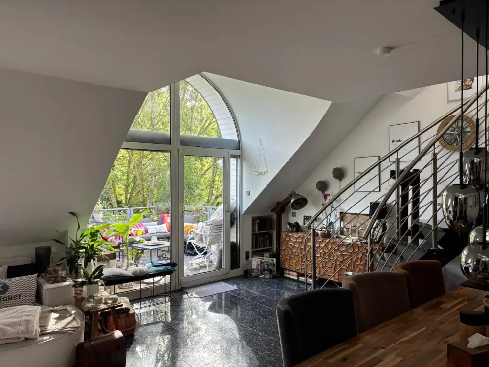 Penthouse Charm Meets Luxury, 4 Rooms in Angermund