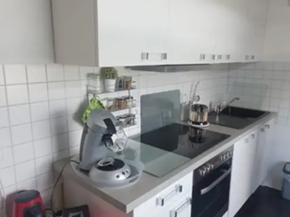 Well-maintained 1-room attic apartment with fitted kitchen in Krefeld-Bockum