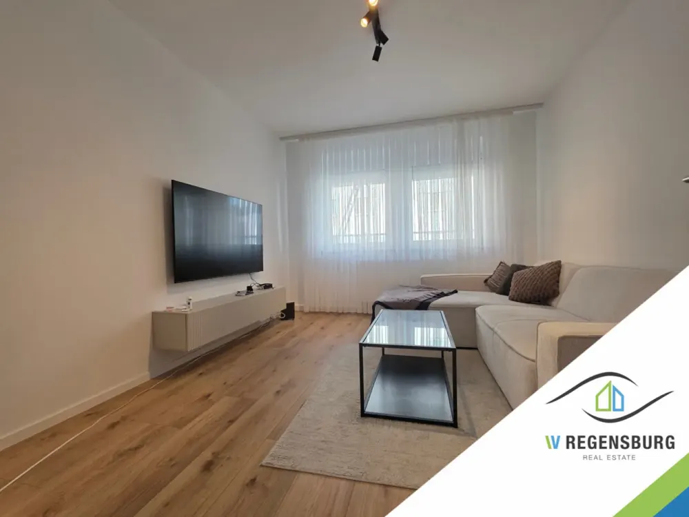 Renovated 3-Room Apartment with Built-in Kitchen and Parquet in Nürnberg-Steinbühl