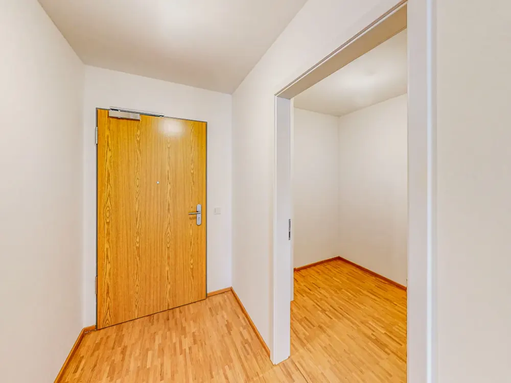Your Retreat in the City, 4 Rooms with Balcony and Private Roof Terrace