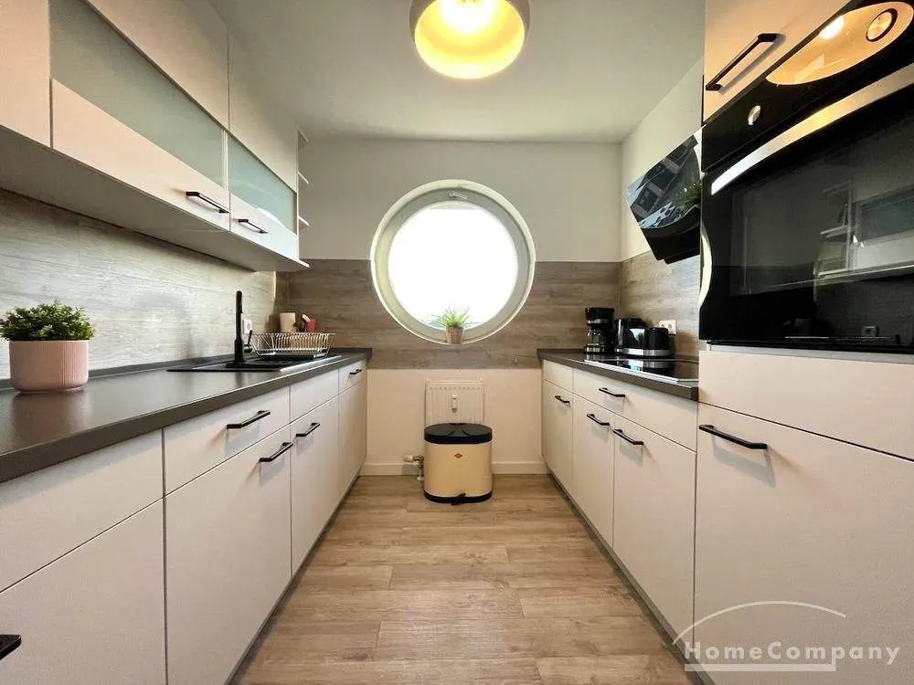 27457 HomeCompany Dresden Furnished 3-Room Attic Apartment in Dresden-Grosszschachwitz max. 4 Persons