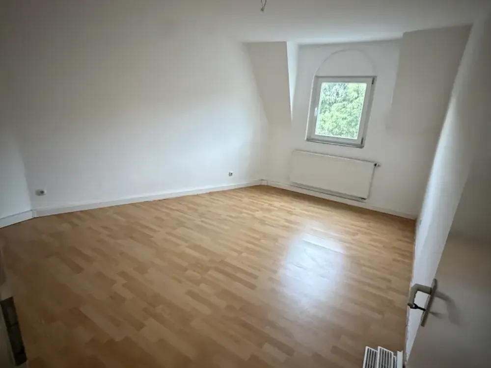 Bright 4-Room Apartment with 101 m², 3rd Floor for Rent