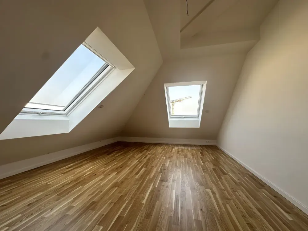 First Occupancy Large 4-Room Apartment with Loggia in Dresden-Friedrichstadt