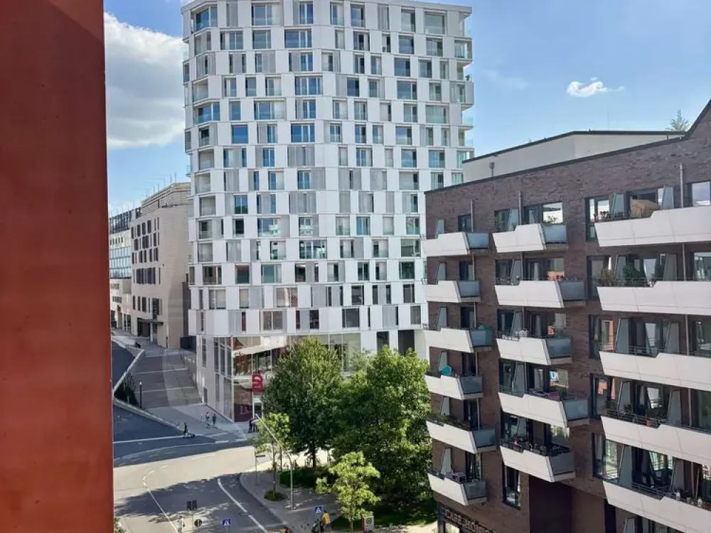سكن مفروش بالكامل مع إطلالة على نهر الإلب، اتجاه جنوب-غرب-شرق وتجهيزات فاخرة في Eleven Decks