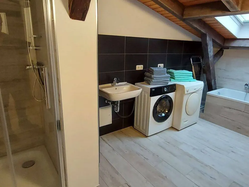 HRO-City, fully furnished worker and laborer apartment for 5 persons (20,- € per person per day) for rent