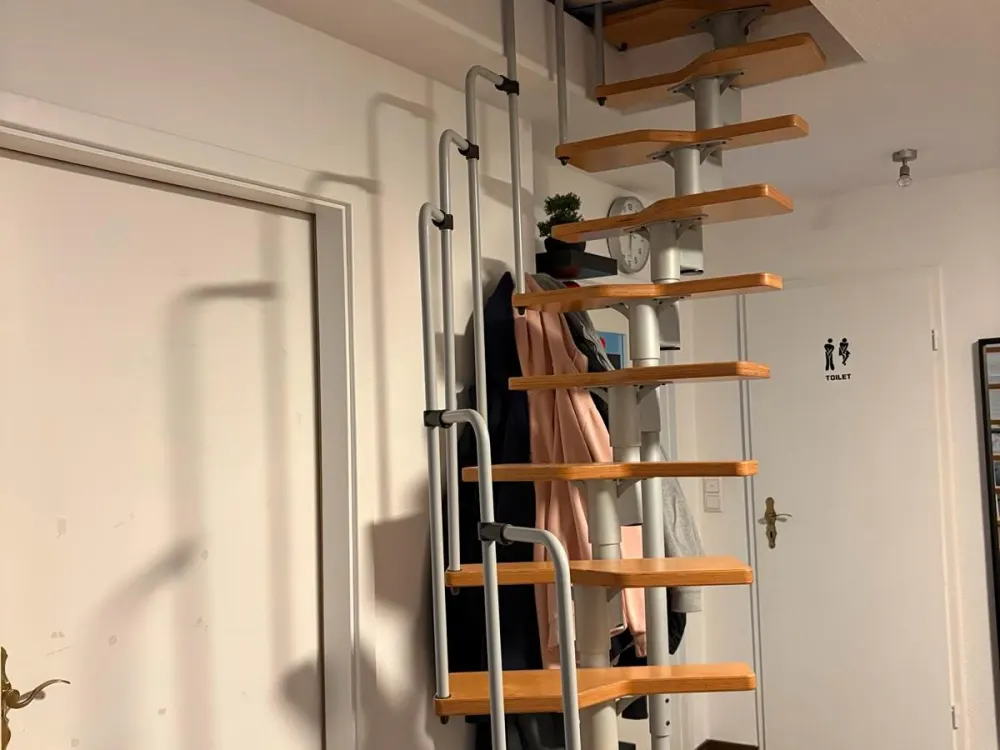 Schöne 2-Zimmer-Dachgeschosswohnung mit 58 m² zu vermieten