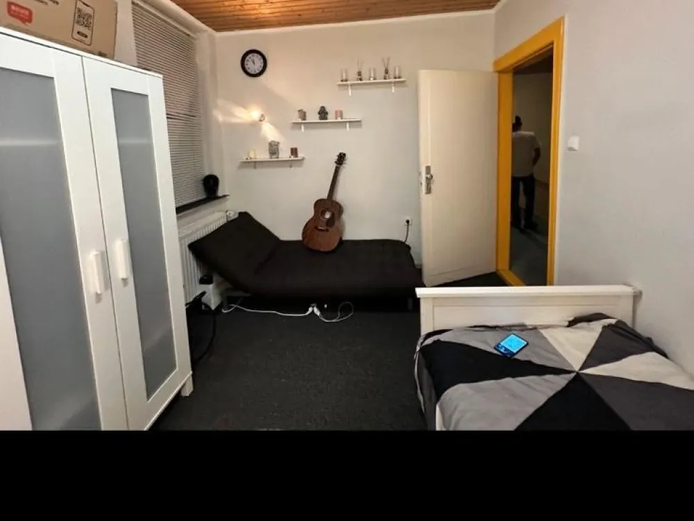 FOR RENT 1 ROOM 500 Euro