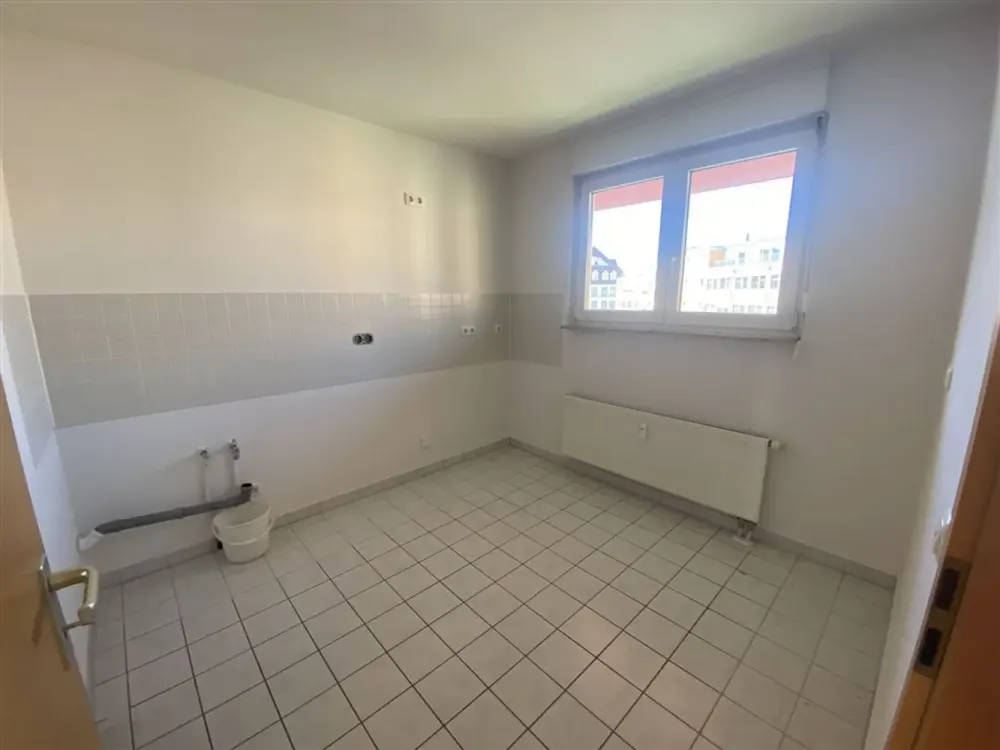 Erfurt* Karree am Südpark* renovated 3-room apartment *balcony* separate kitchen* bathtub