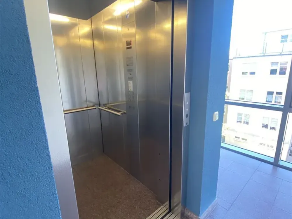 Erfurt* Karree am Südpark* renovated 3-room apartment *balcony* separate kitchen* bathtub